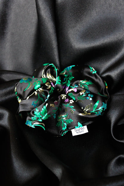 17.mai Scrunchie Sort - Sunki by Sunni